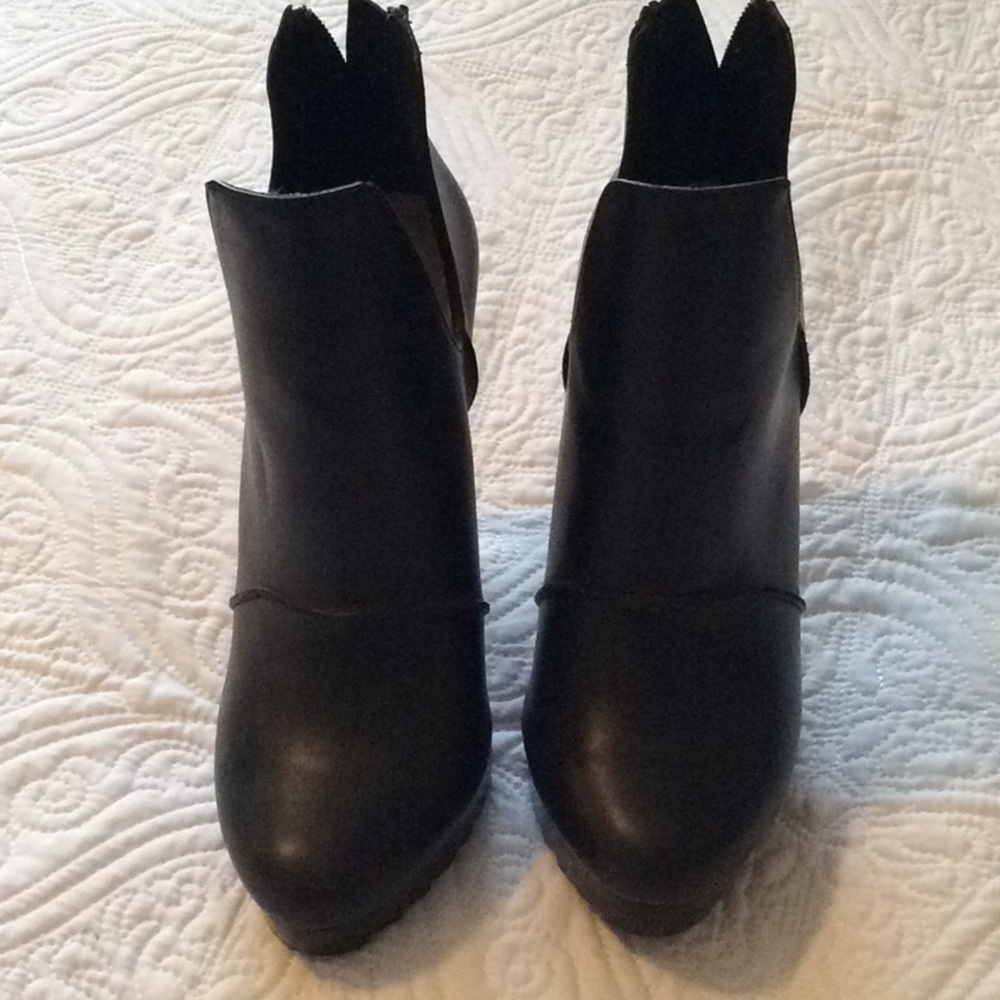 Zara Black Leather Bootie